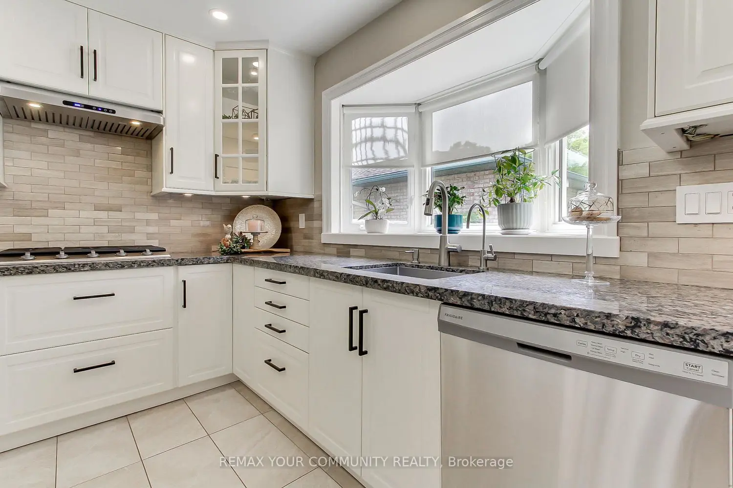 23 Reddington Drive 5 photo 4