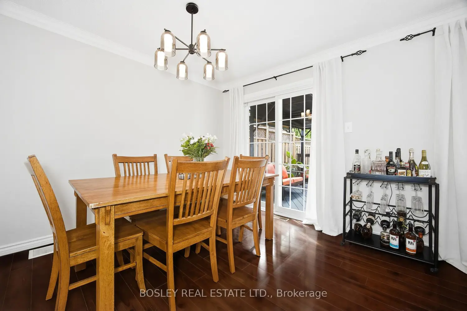 861 Traddles Avenue photo 5