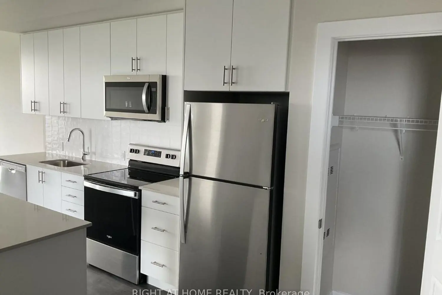 3220 William Coltson Avenue 2102 photo 4