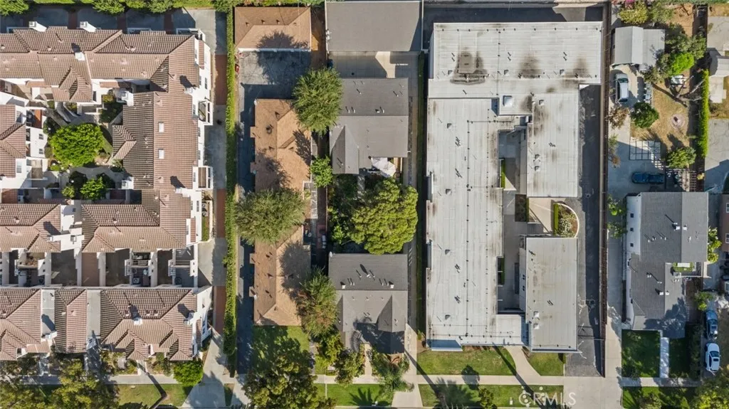 112 S Roosevelt Ave, Pasadena, CA 91107