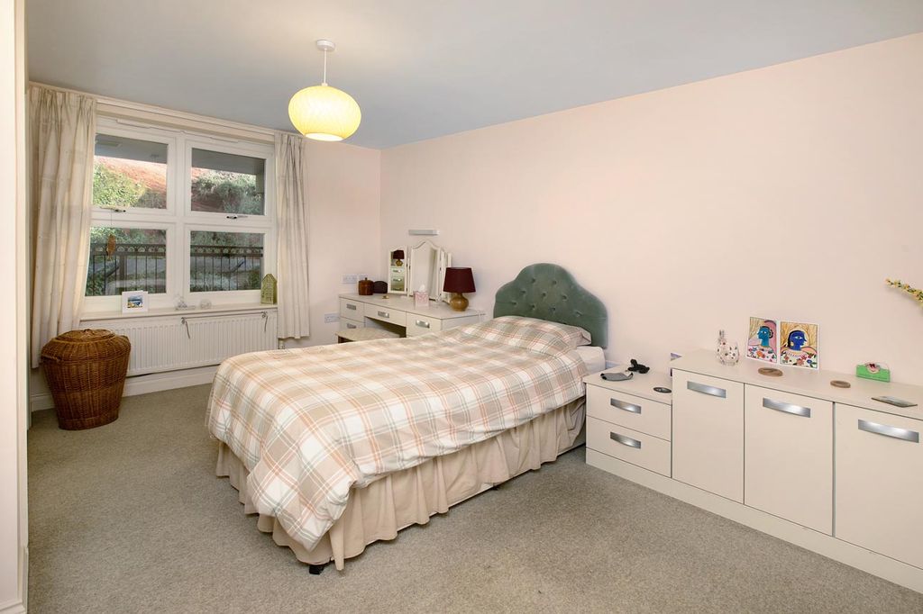 Additional image 9 of 2 bed flat for saleMarine Parade, Dawlish EX7