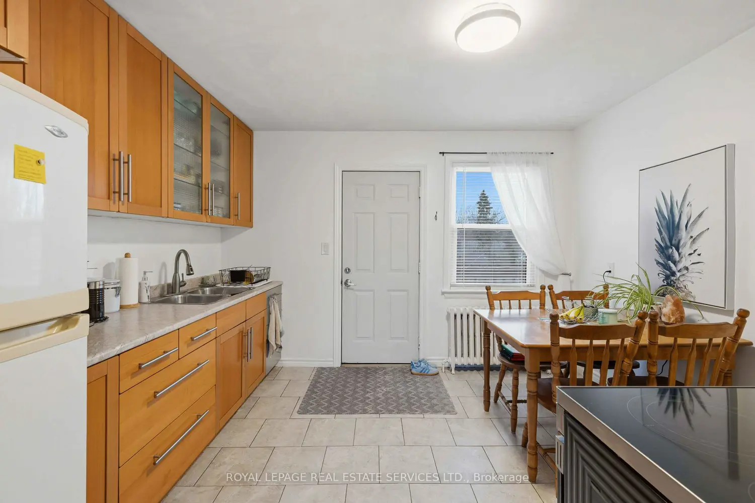 1028 Johnson Street photo 2