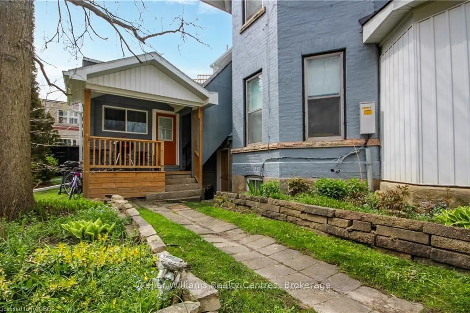 900 2Nd Avenue photo 2