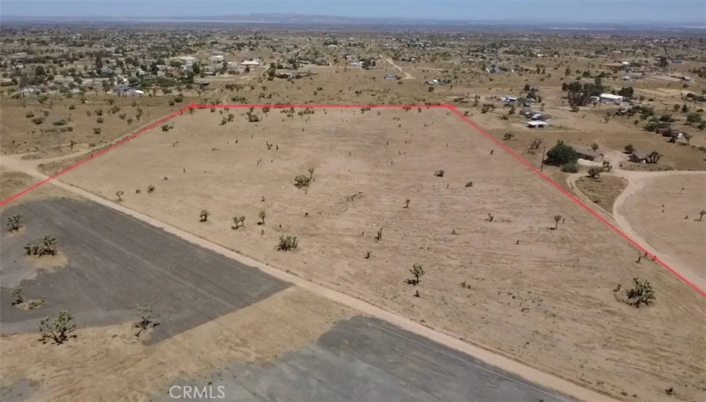 6716 Phelan Rd, Phelan, CA 92371 photo 2