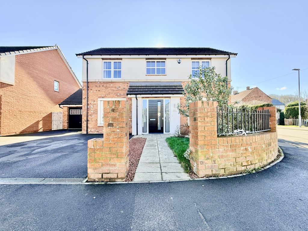 4 bed detached house for saleHigh Carr Close, Framwellgate Moor, Durham, County Durham DH1