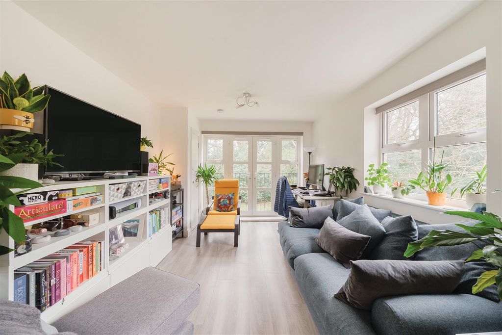 Additional image 2 of 2 bed flat for saleQueenswood Crescent, Englefield Green, Egham TW20