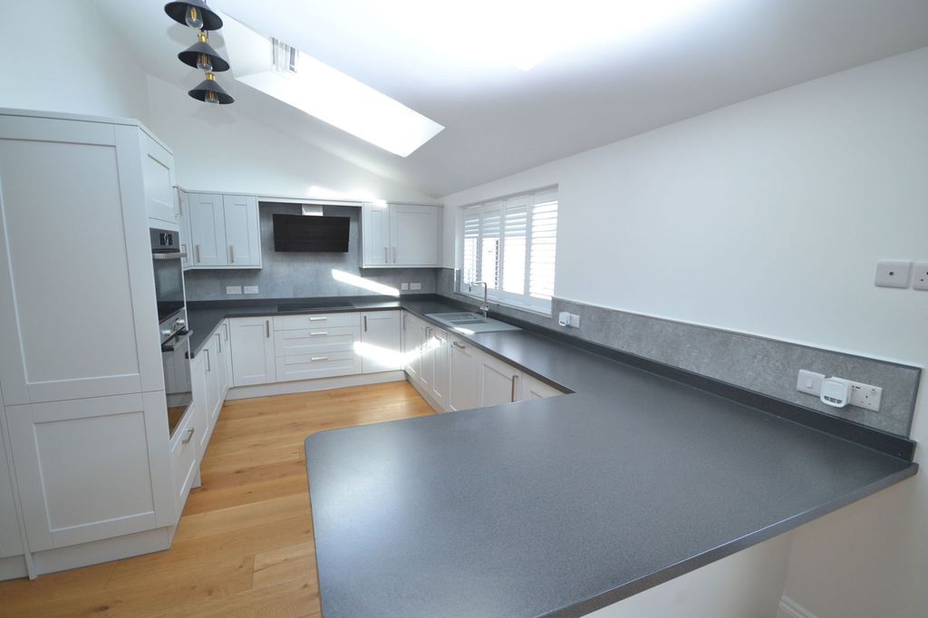 Additional image 5 of 4 bed semi-detached house for saleLancot Drive, Dunstable LU6