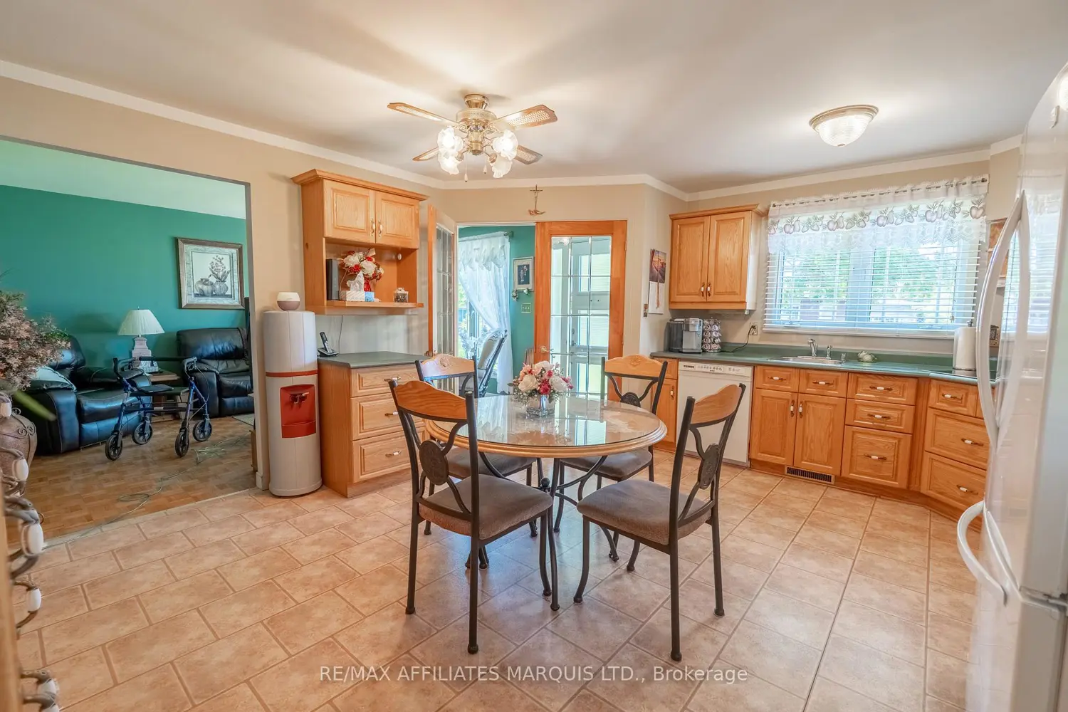429 Beach Avenue photo 3