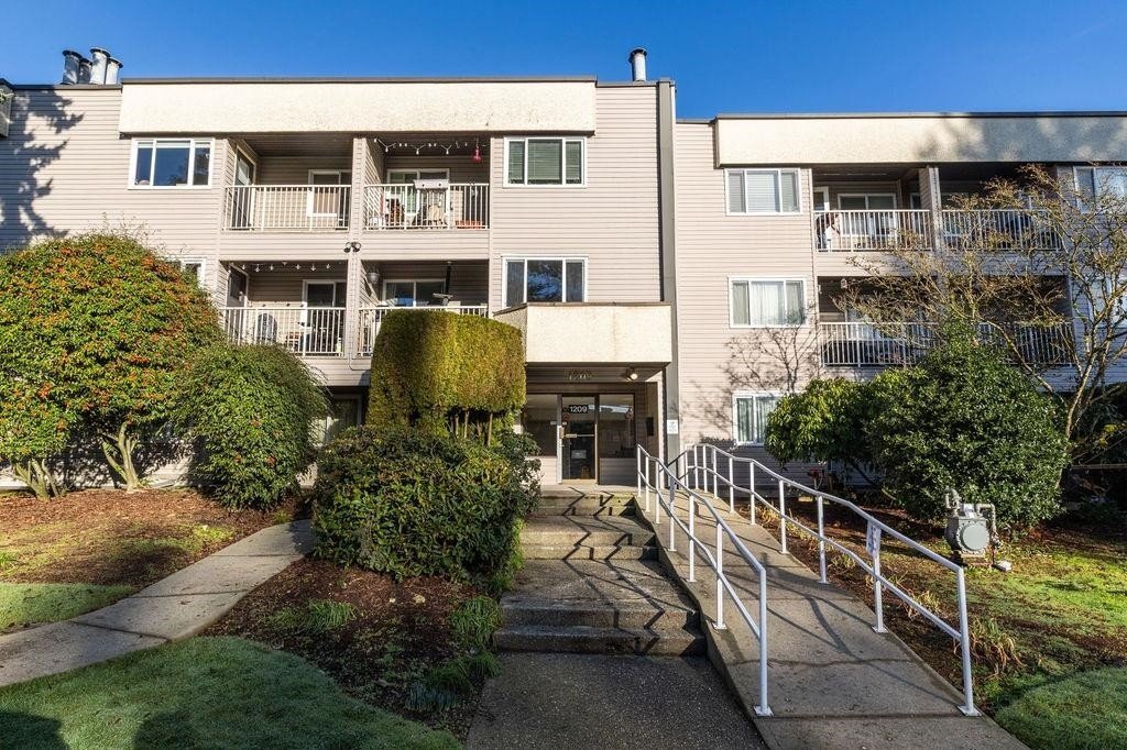 1209 Howie Av, Coquitlam, BC, V3J1T9