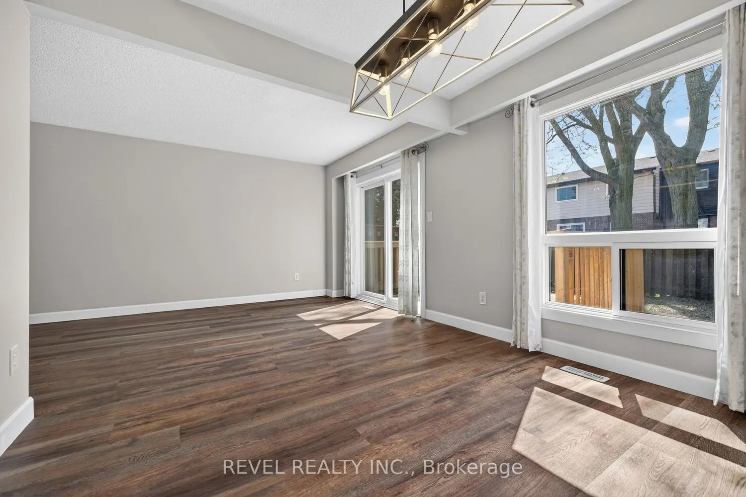 481 Pitfield Road 22 photo 4