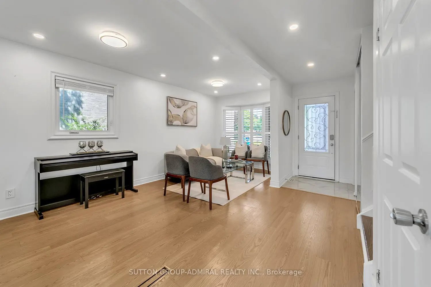 10 Park Lane Circle photo 3