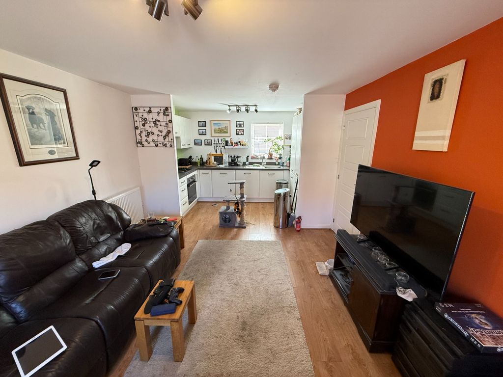Additional image 2 of 2 bed flat for saleBank Avenue, Dunstable LU6