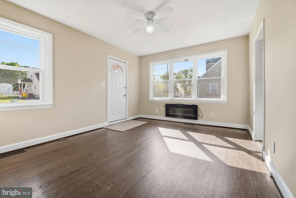 8444 Garden Road, Pasadena, MD 21122 photo 4