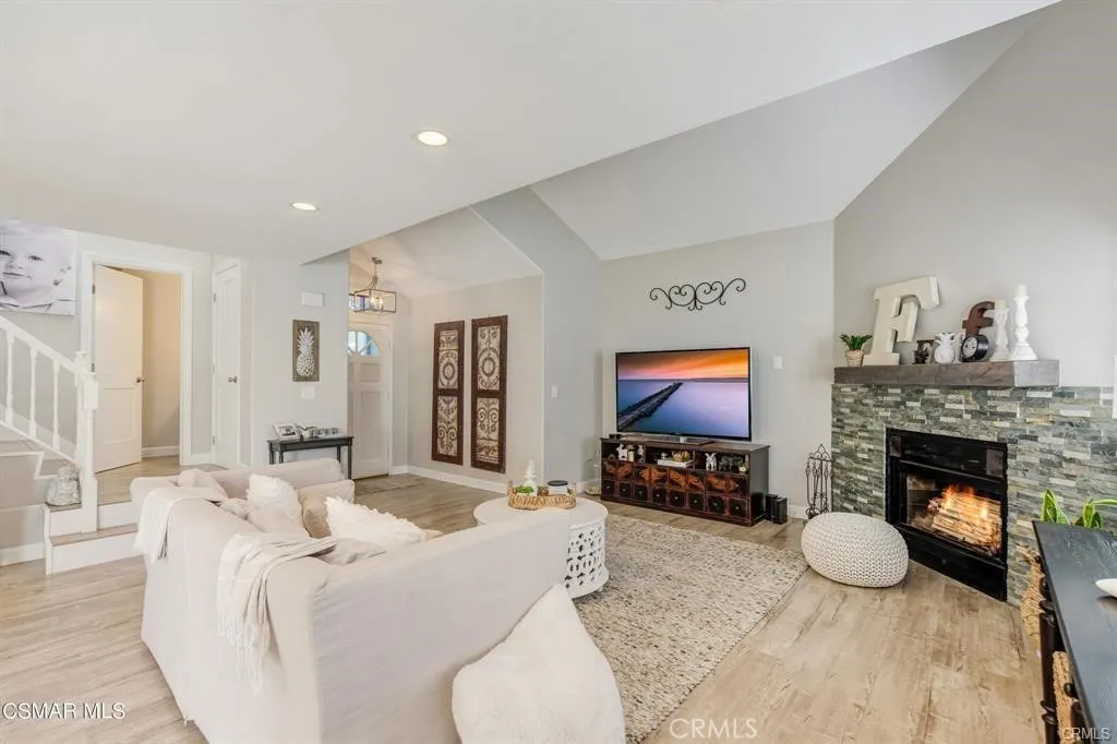 1948 Rory Lane Unit 4, Simi Valley, CA 93063 photo 4