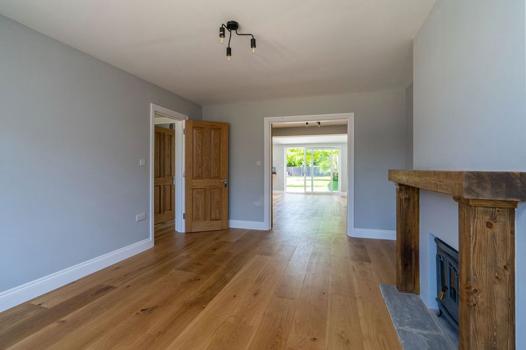 Additional image 7 of 4 bed semi-detached house for saleLancot Drive, Dunstable LU6