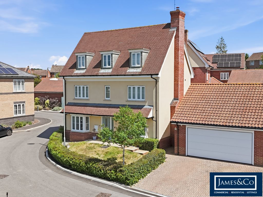 5 bed detached house for saleBrick Kiln Drive, Dunmow CM6