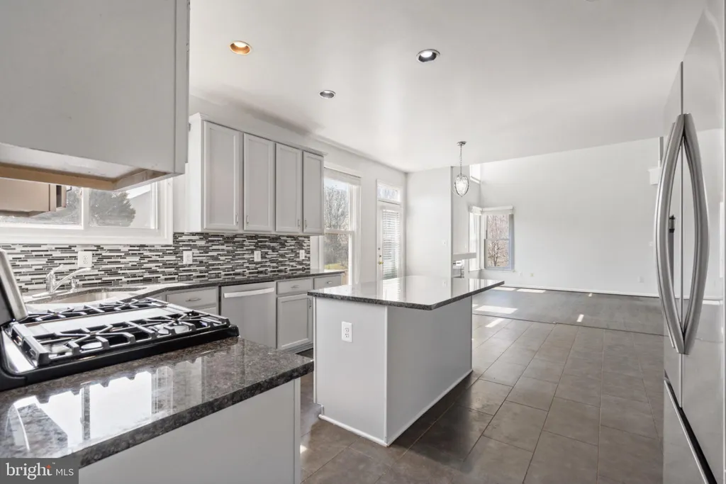 Additional image 8 of 21143 Mayapple Place, Sterling, VA 20164