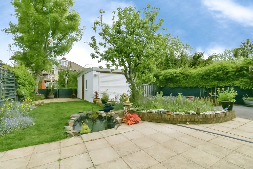 3 bed semi-detached house for saleGreenfield Avenue, Dinas Powys CF64
