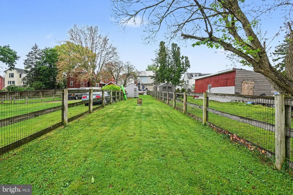 315 W High Street, Womelsdorf, PA 19567