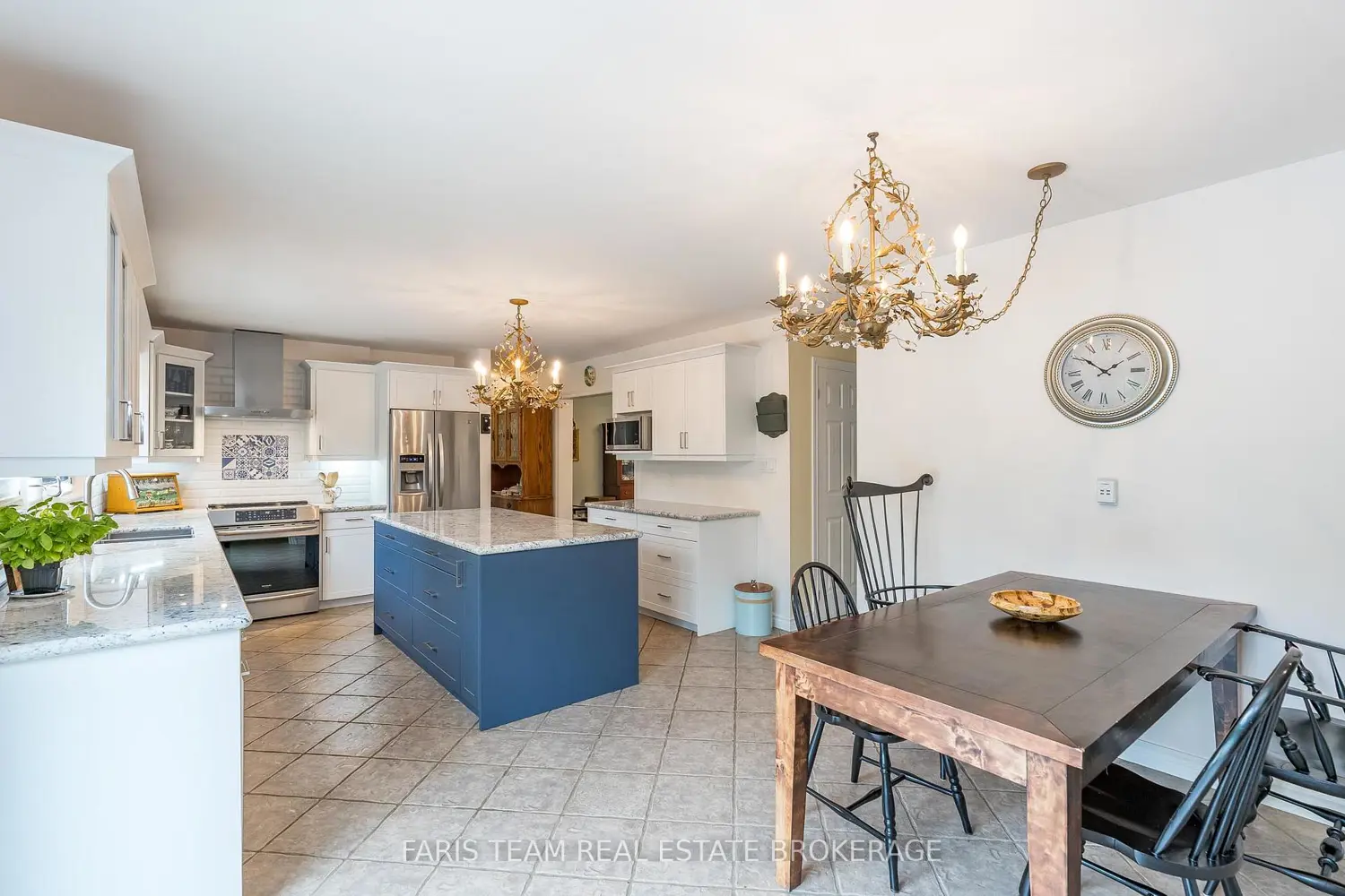 32 Cairns Boulevard photo 3