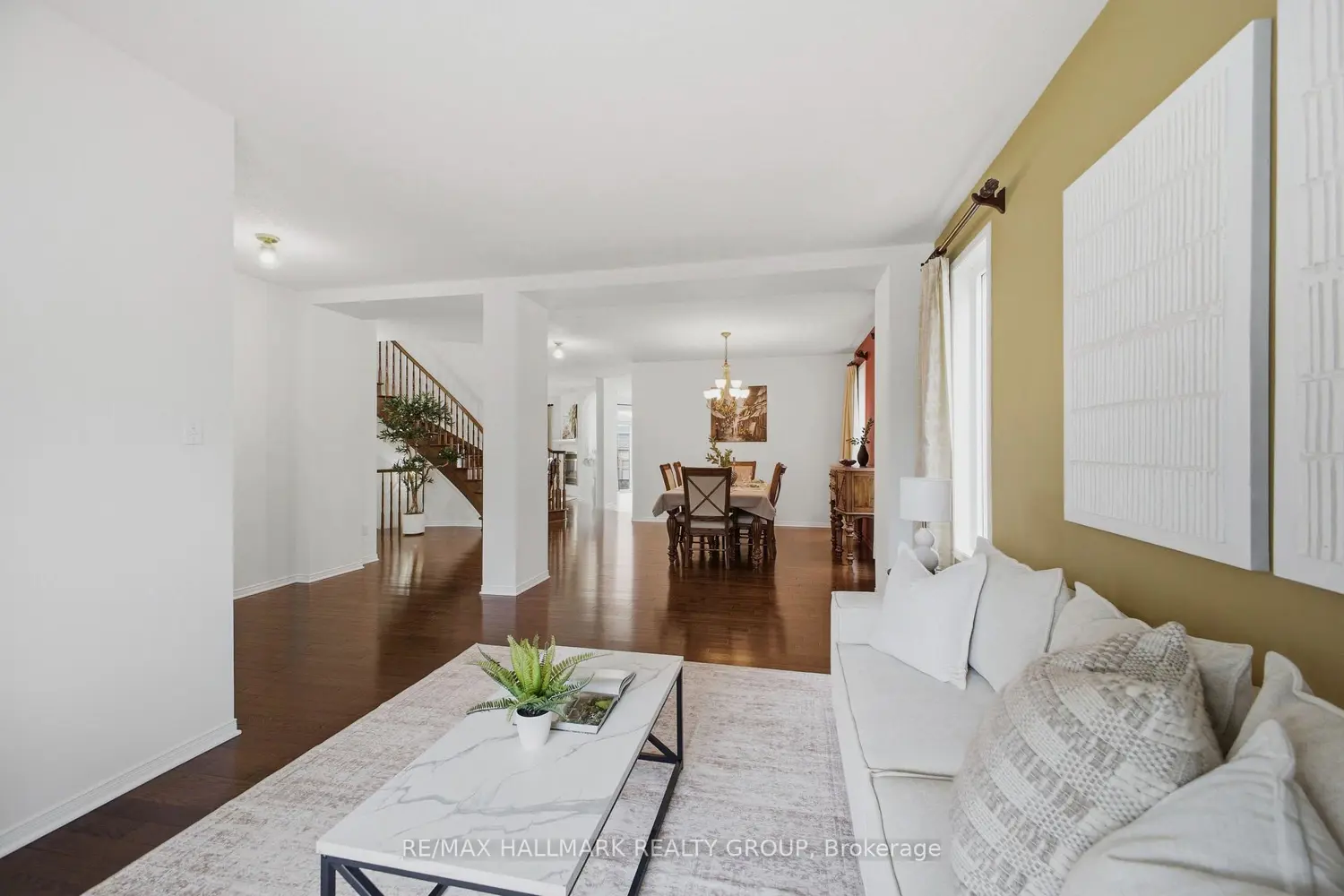 747 Larcastle Circle photo 4