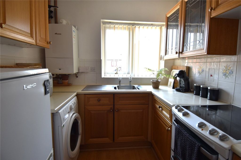 Additional image 4 of 2 bed flat for saleHeriotts Court, Droitwich, Worcestershire WR9