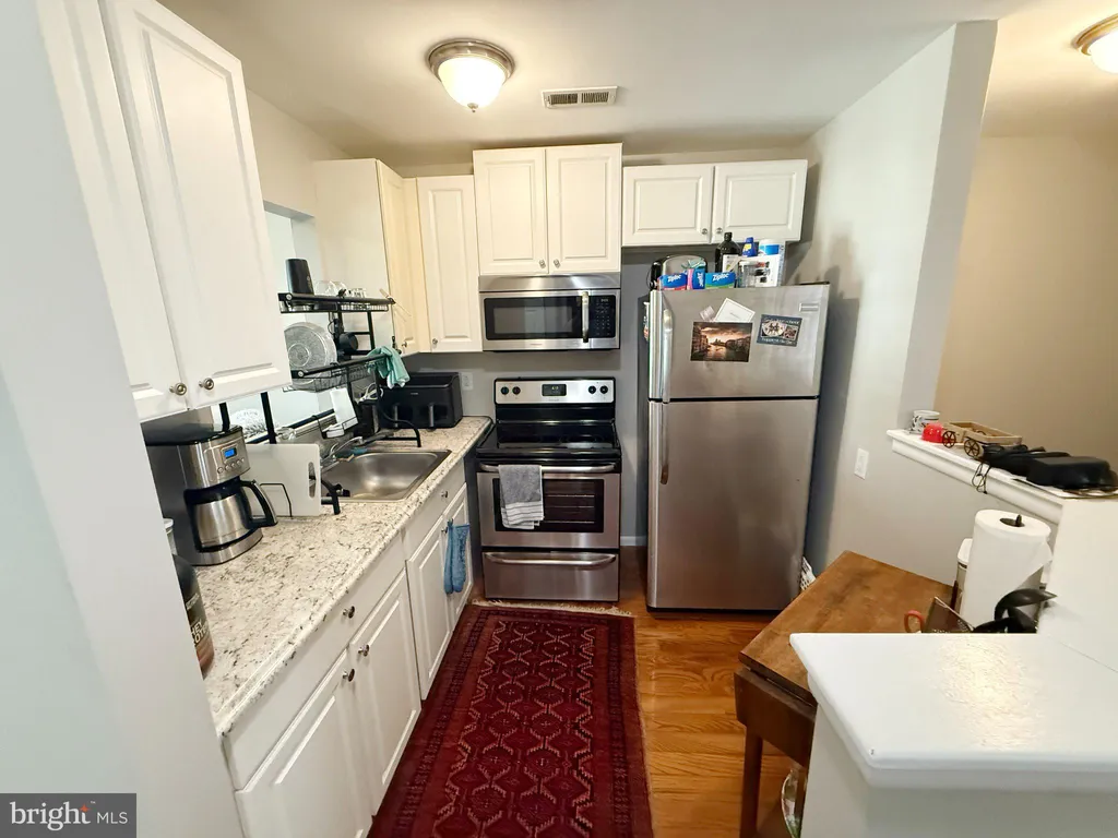63 Foxglove Dr, Delran, NJ 08075