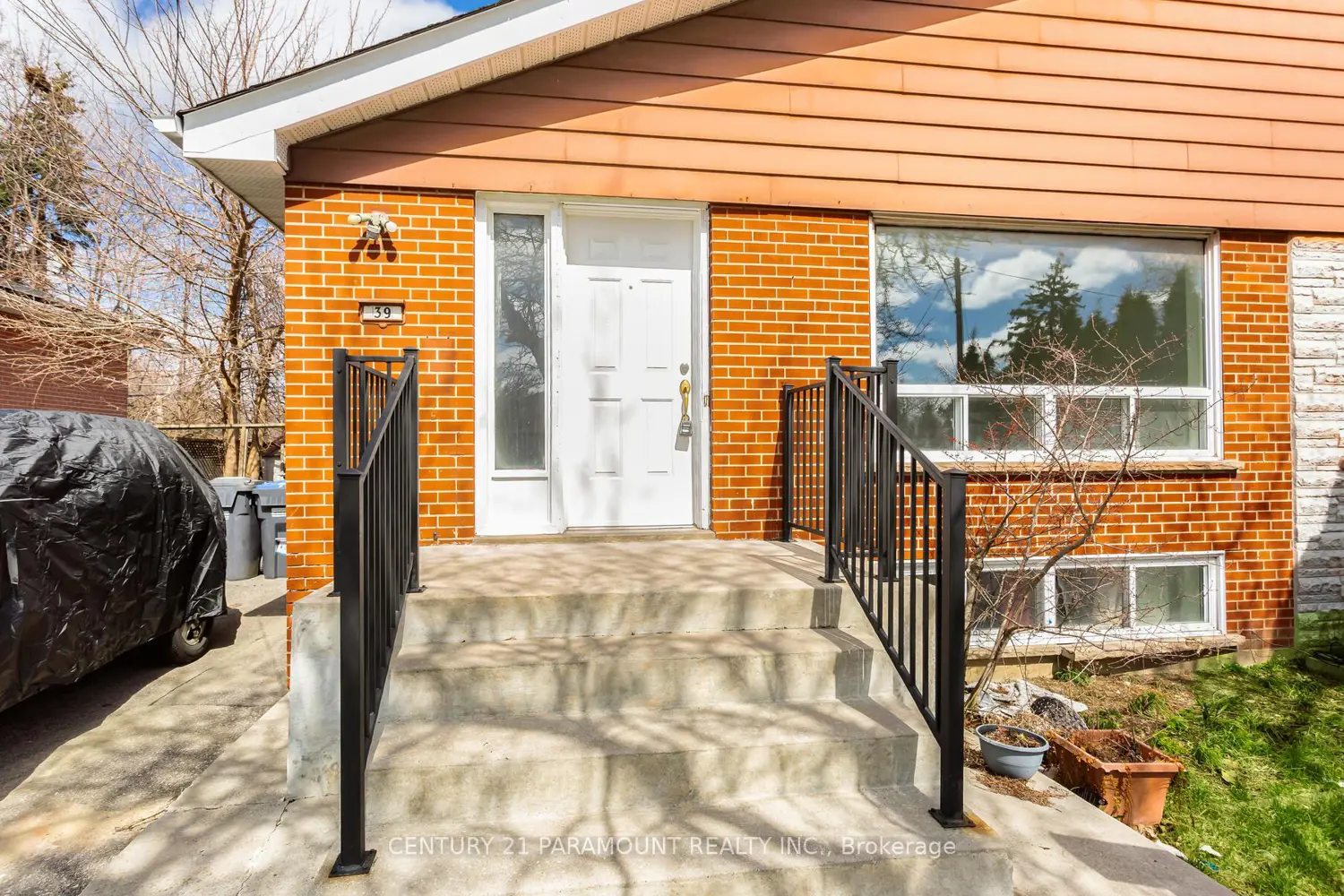 39 Aloma Crescent
