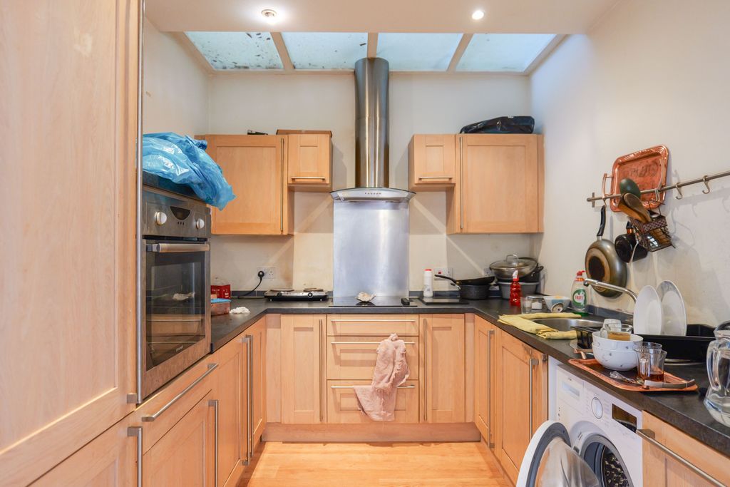Additional image 4 of 2 bed flat for saleCambridge Road, Ellesmere Port CH65