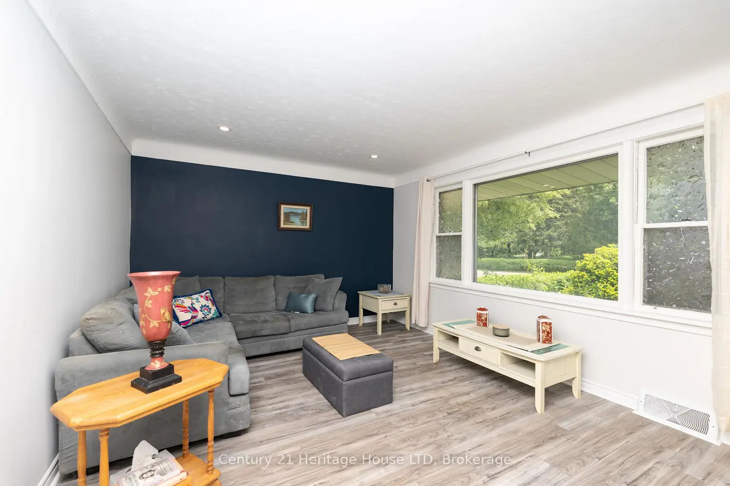 101 Bunting Road photo 3