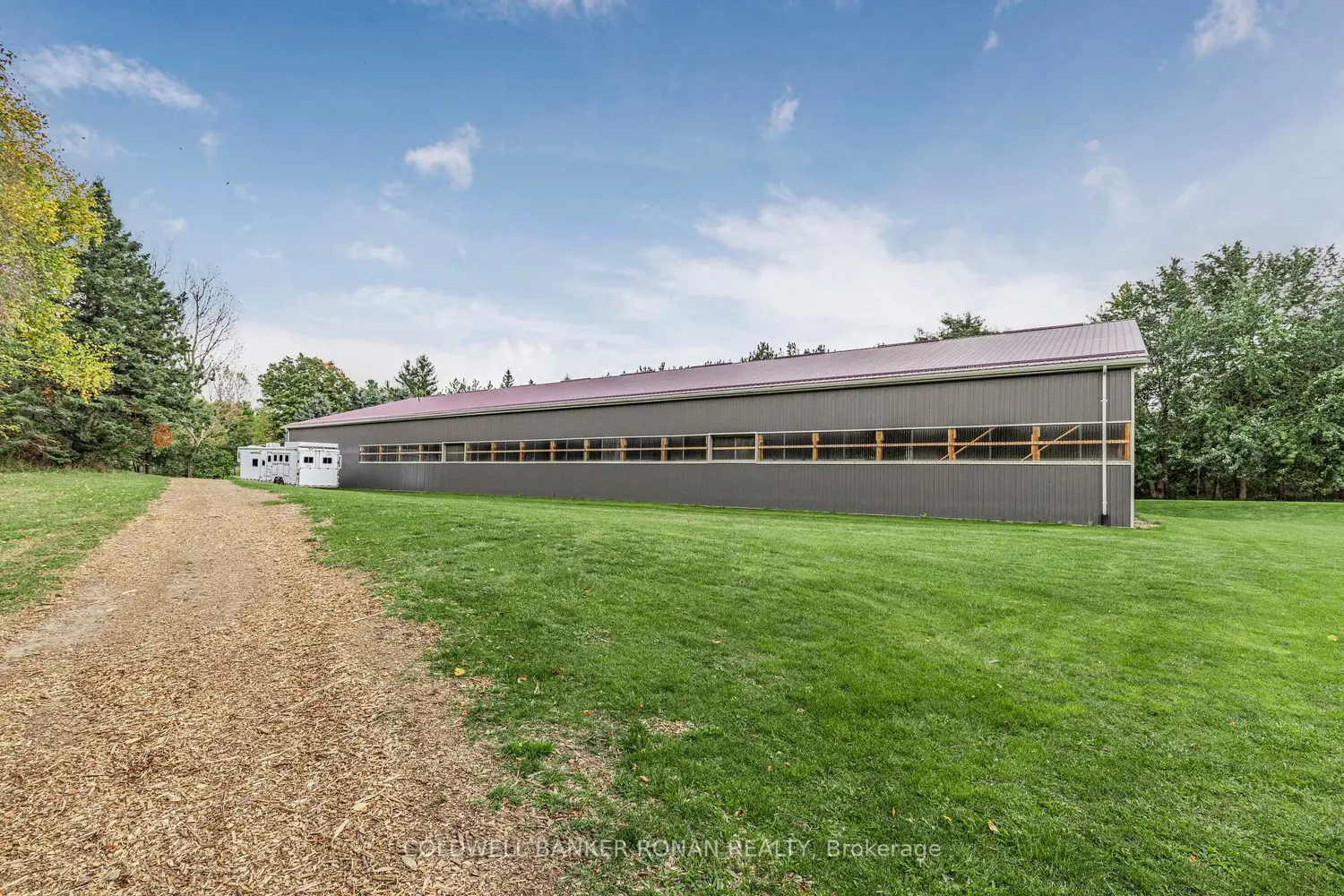 836138 4Th Line photo 2