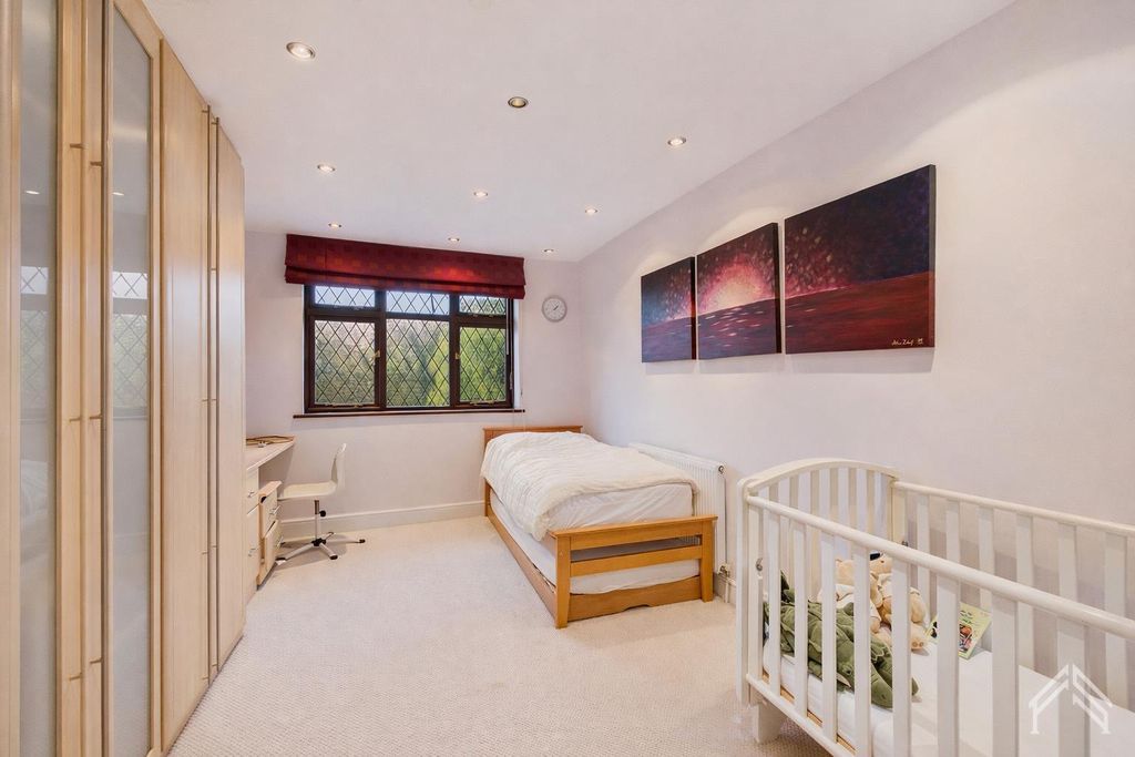 Additional image 12 of 7 bed detached house for saleHamlyn Close, London HA8
