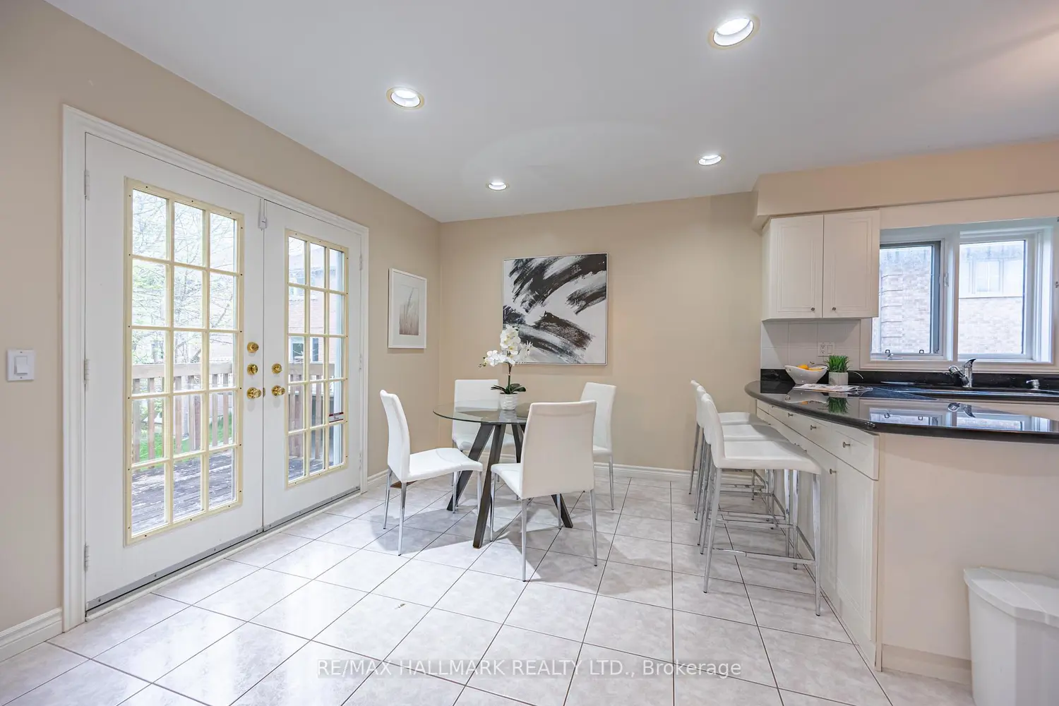 Additional image 7 of 93 Tillie Square