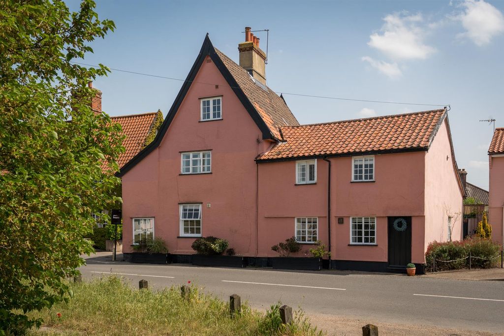 6 bed detached house for saleFair Green, Diss IP22