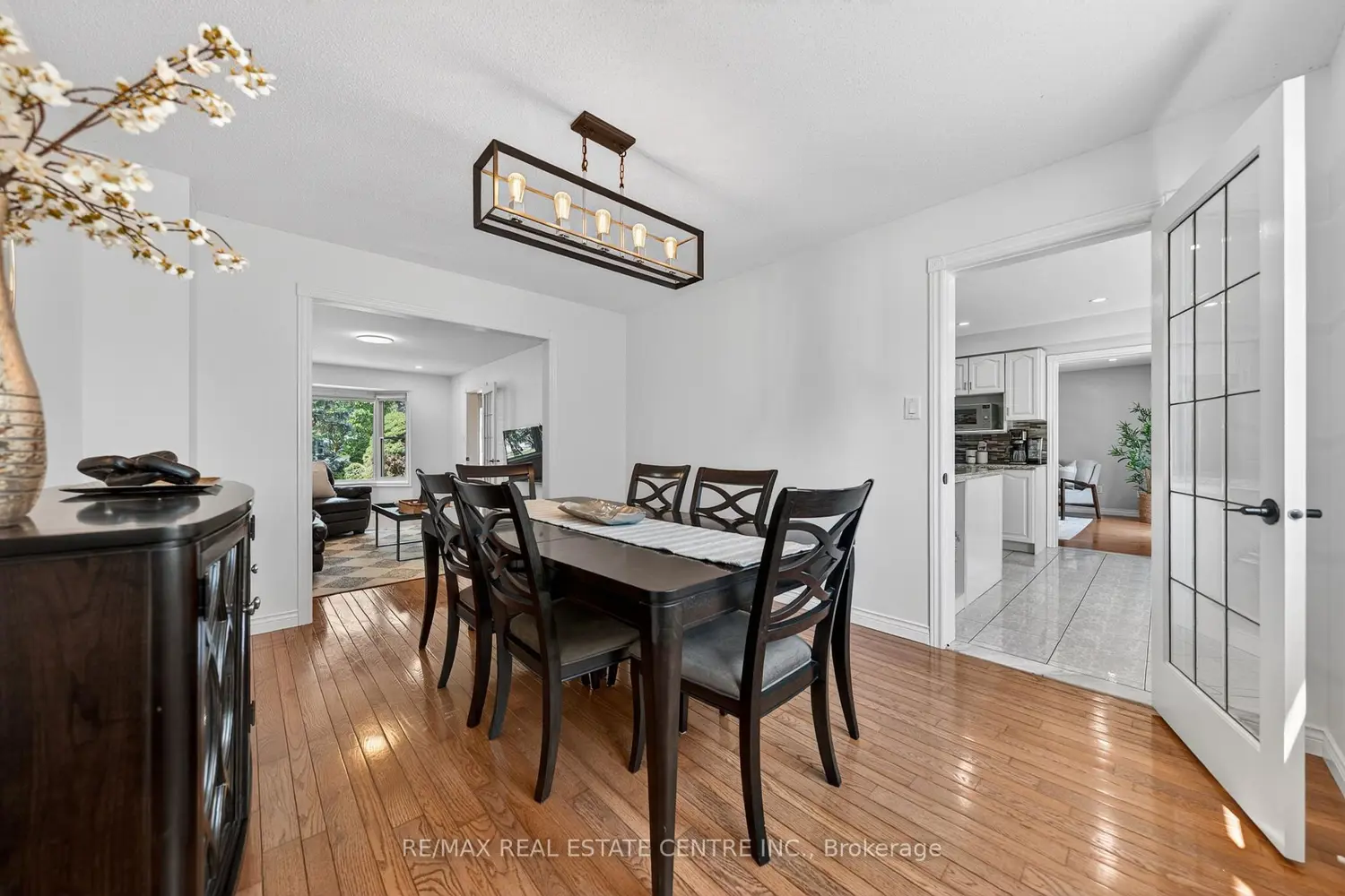 111 Hume Drive photo 4