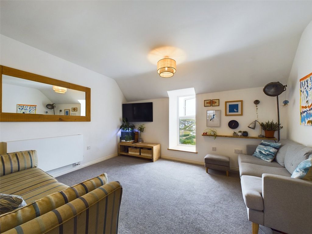 2 bed flat for salePolzeath, Polzeath, Cornwall PL27 photo 5
