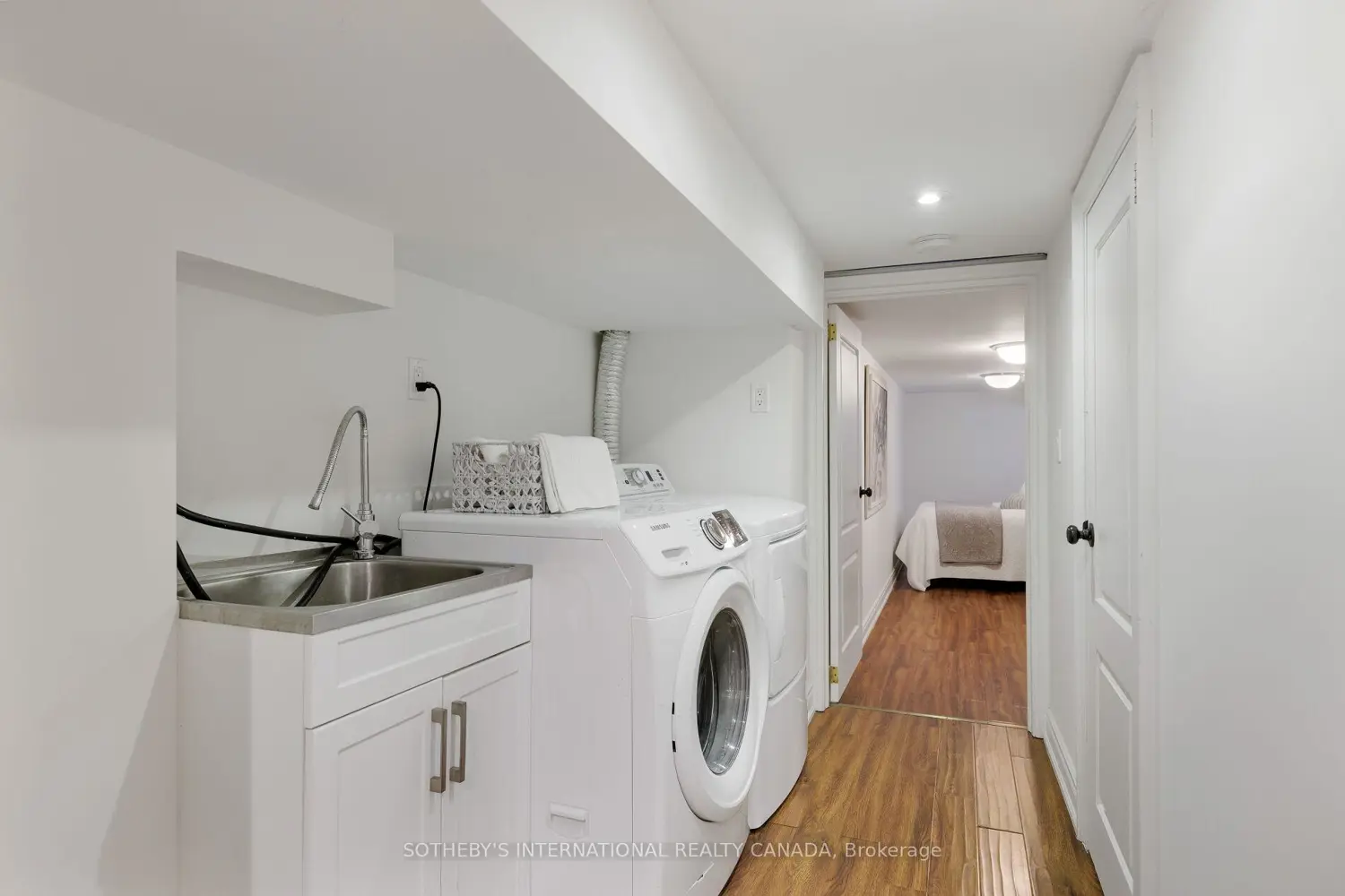 Additional image 20 of 866 1/2 Carlaw Avenue