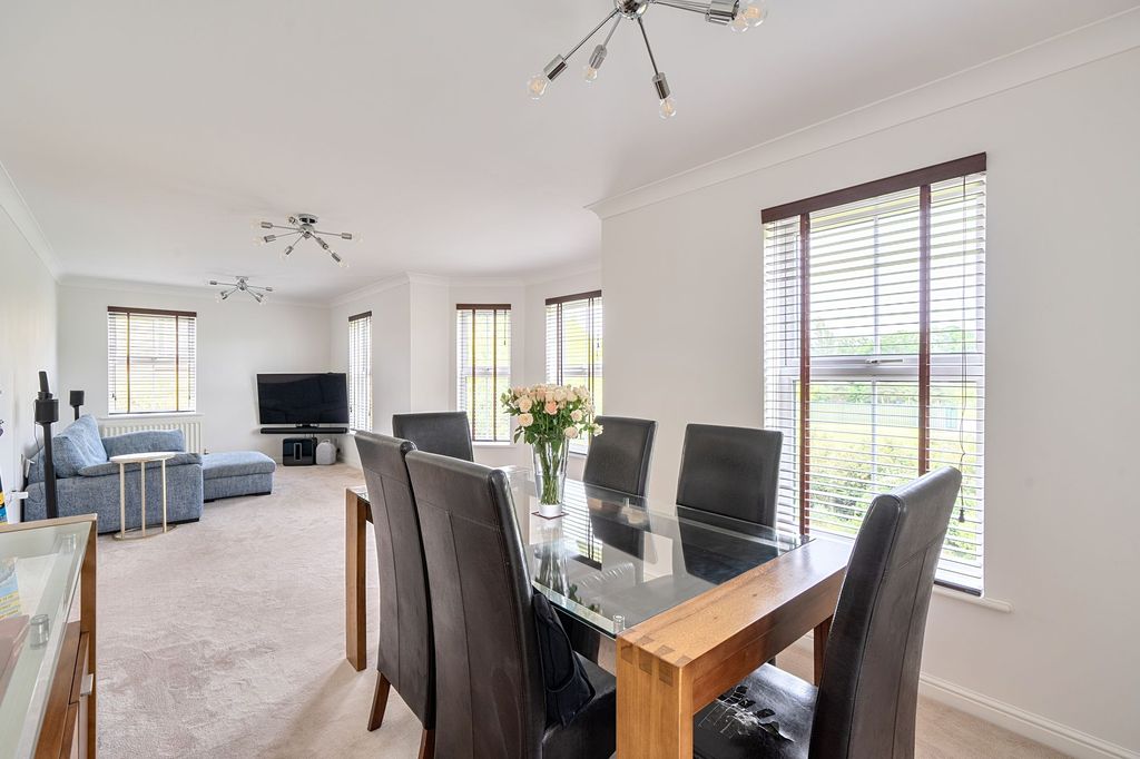 Additional image 2 of 3 bed flat for saleHorton Crescent, Epsom KT19