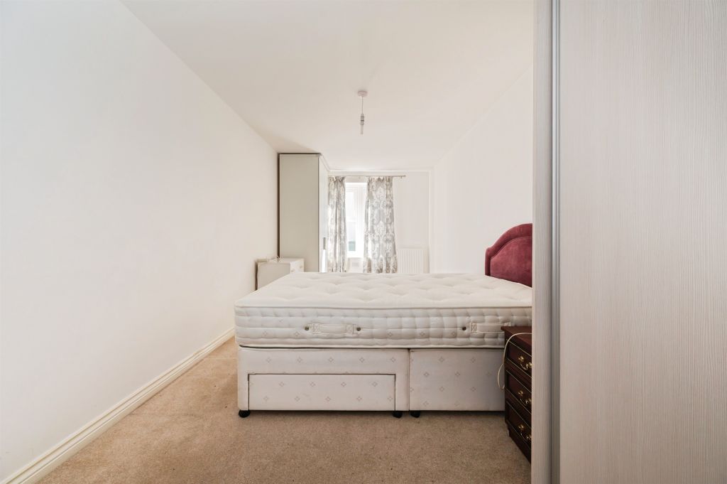 Additional image 8 of 2 bed flat for saleBakers Crescent, Eastleigh SO50
