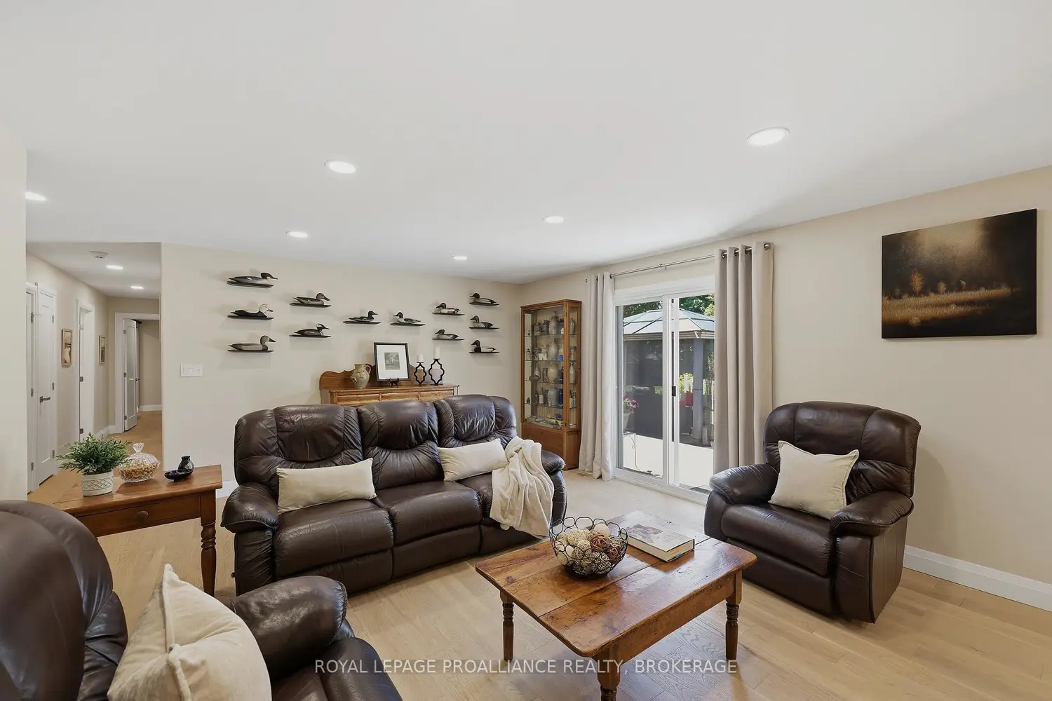 1423 Cottsmere Court photo 4