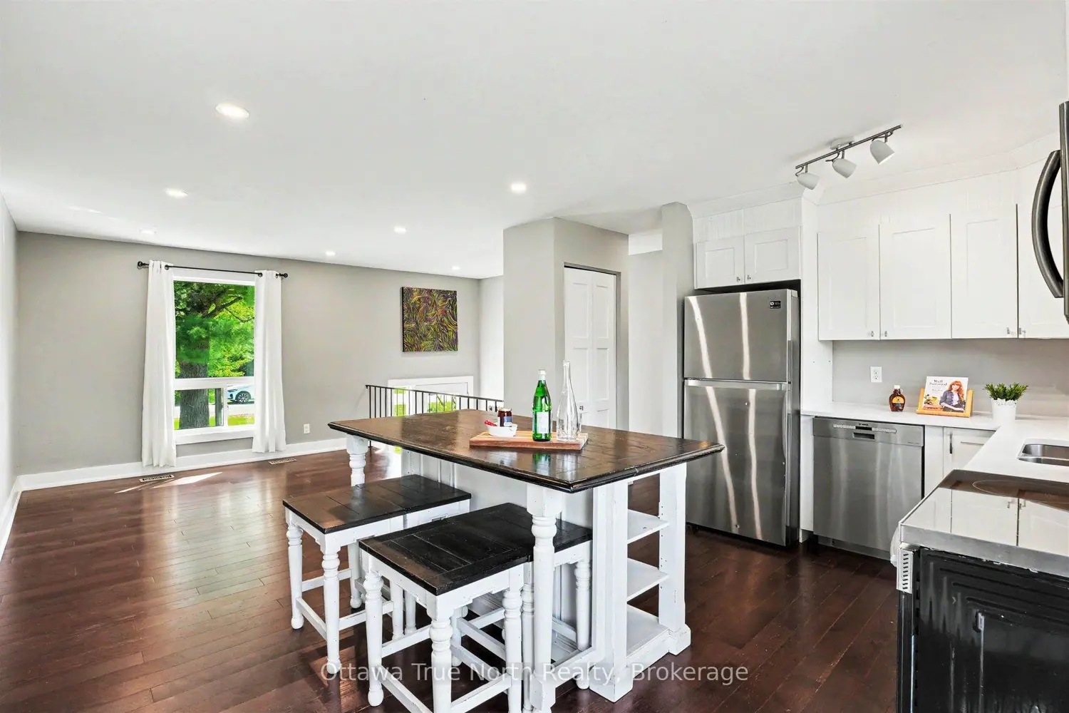 541 Mclachlan Road photo 3
