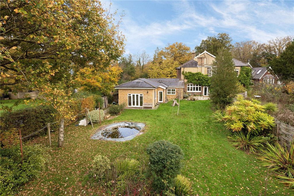 4 bed flat for saleLeydens Court, Hartfield Road, Edenbridge, Kent TN8