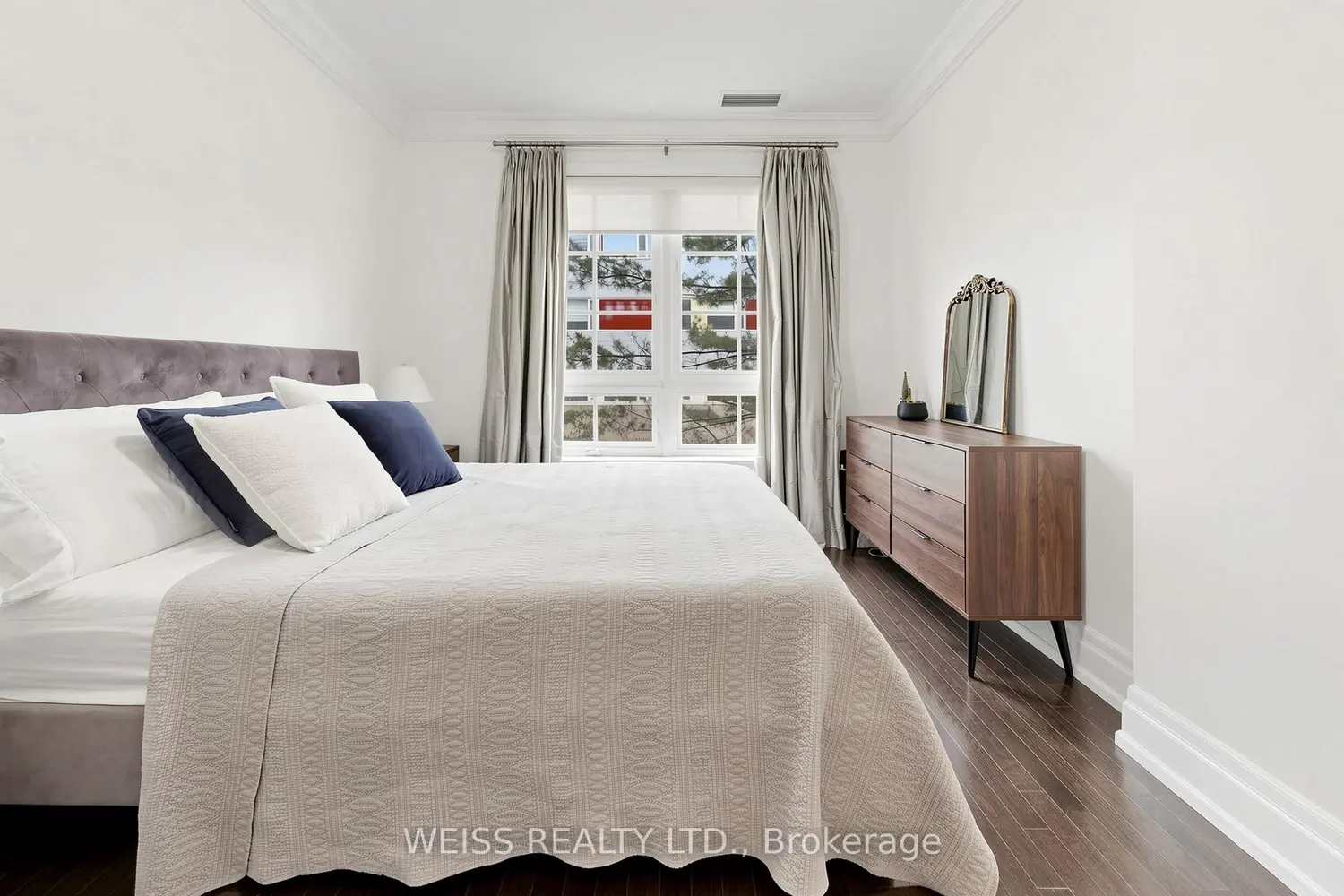 Additional image 17 of 21 Burkebrook Place 114