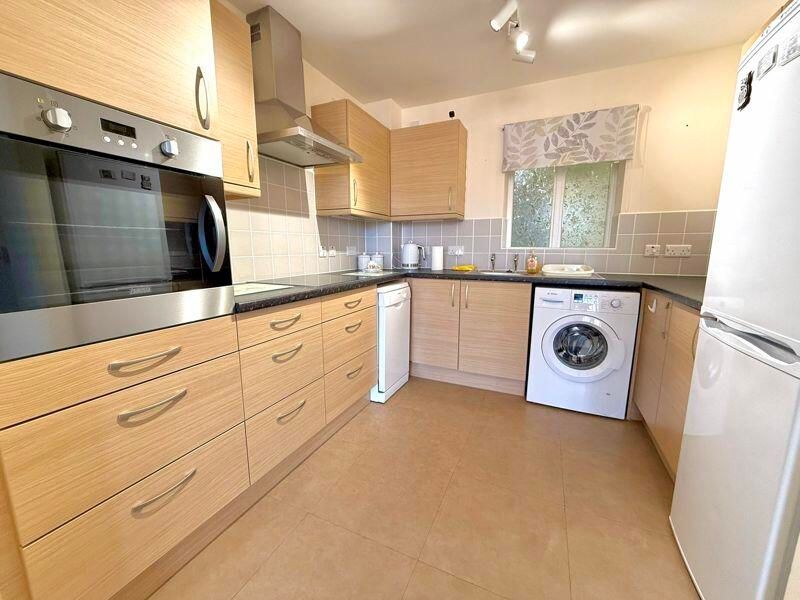 Additional image 3 of 2 bed flat for saleChurch Street, Dunstable LU5