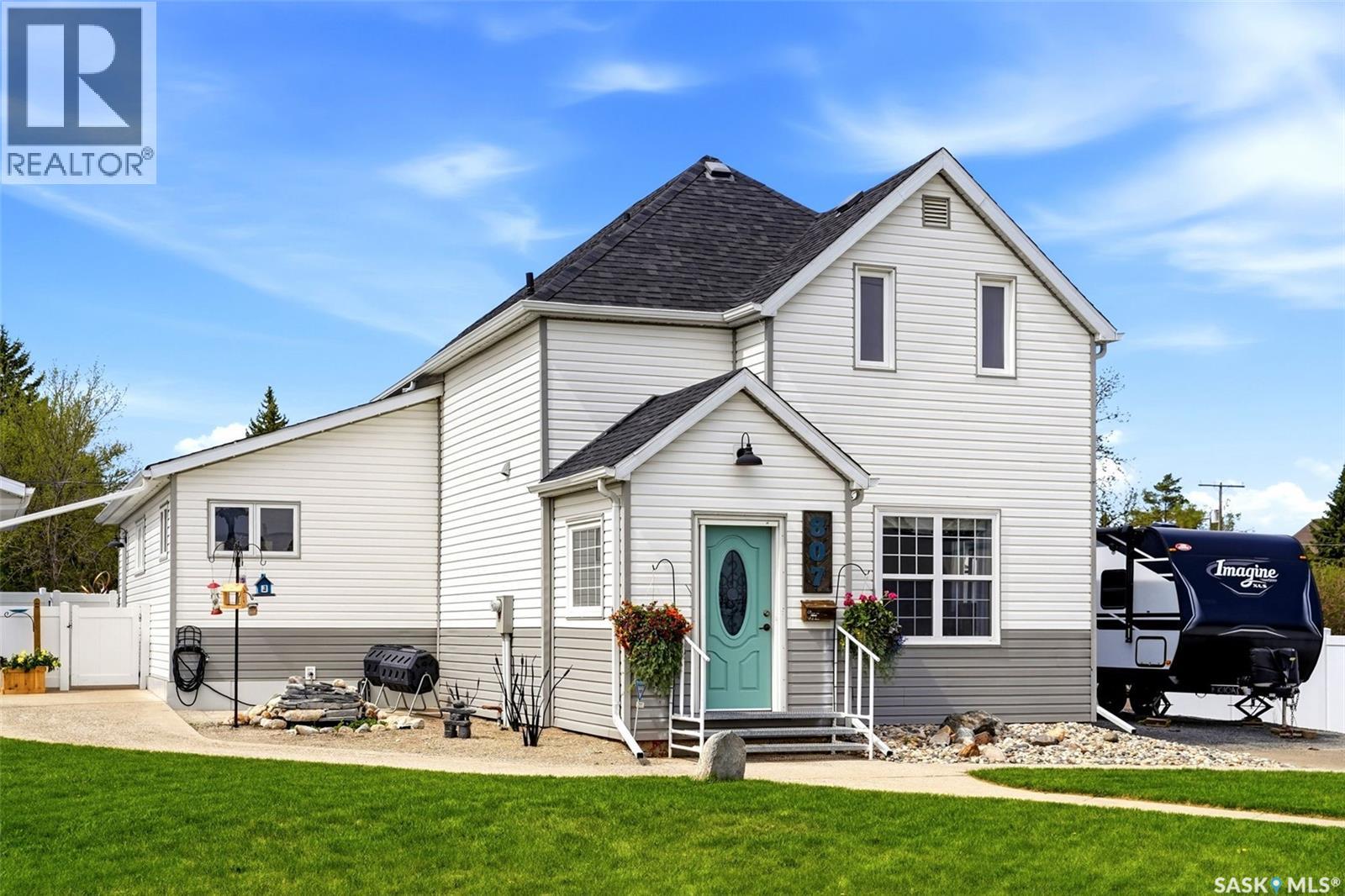 807 Woodward AVENUE