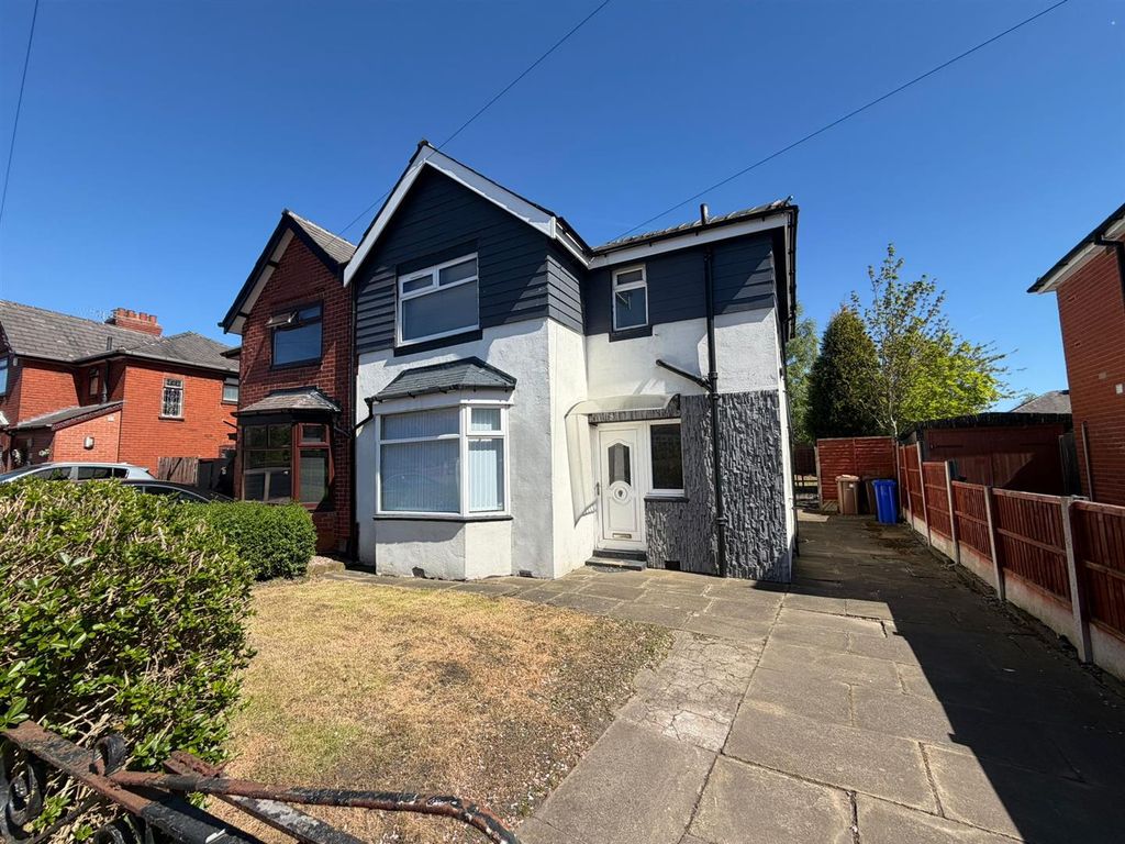 3 bed semi-detached house for saleBirch Lane, Dukinfield SK16