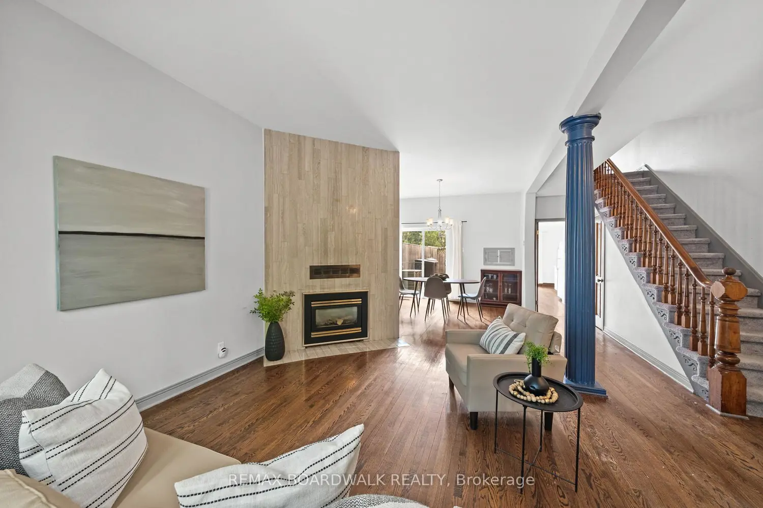90 Stewart Street photo 5