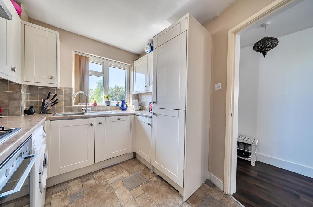Additional image 11 of 3 bed semi-detached house for saleBirch Grove, Boyatt Wood, Eastleigh SO50