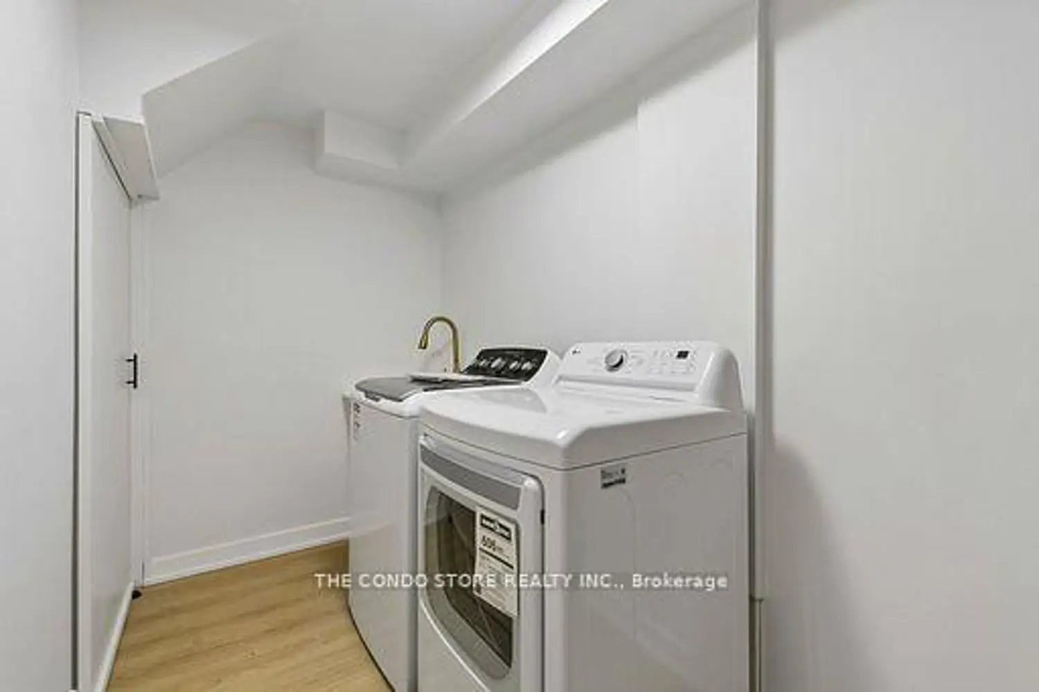 Additional image 11 of 15 Colonial Court