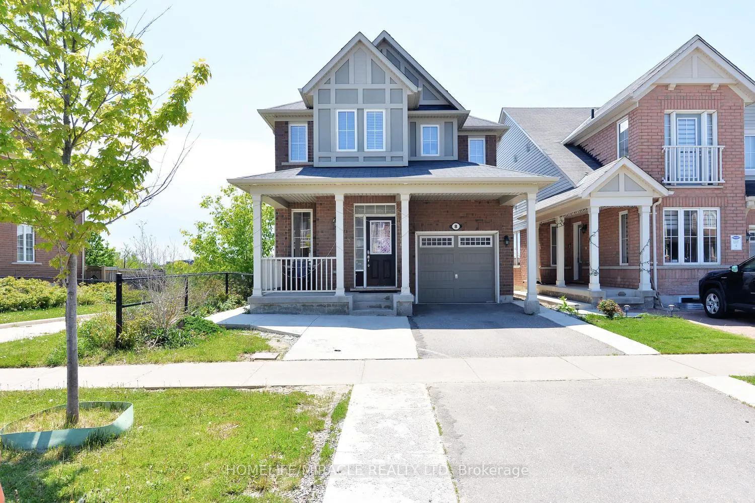 8 Robert Parkinson Drive